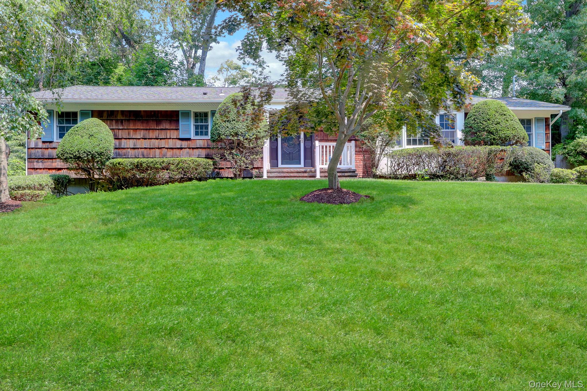 3rd image of 9 Pleasant Dr, Brookhaven, NY 11733 | MLS# 1024174
