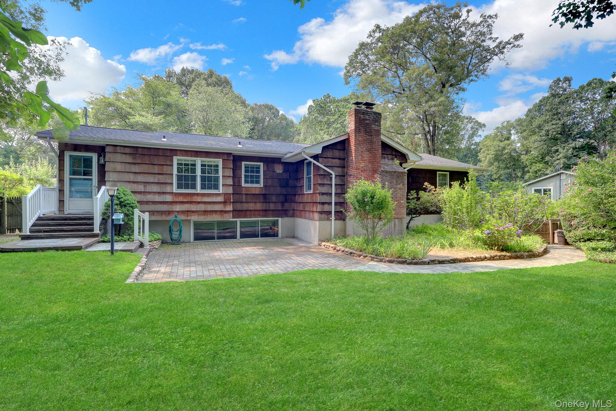 4th image of 9 Pleasant Dr, Brookhaven, NY 11733 | MLS# 1024174