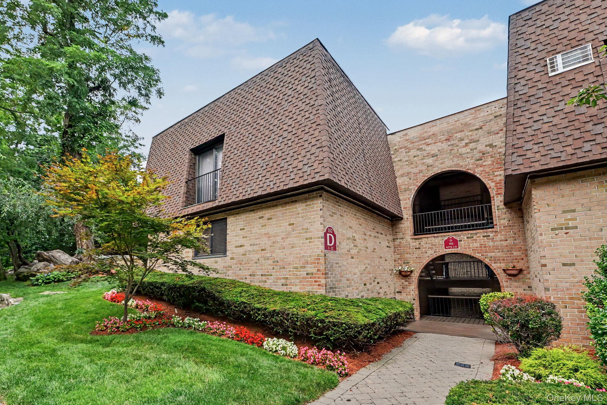 Homes for sale in Greenburgh, NY | 352 Central Park Ave #D11, Greenburgh, NY 10583 | MLS# 1024179