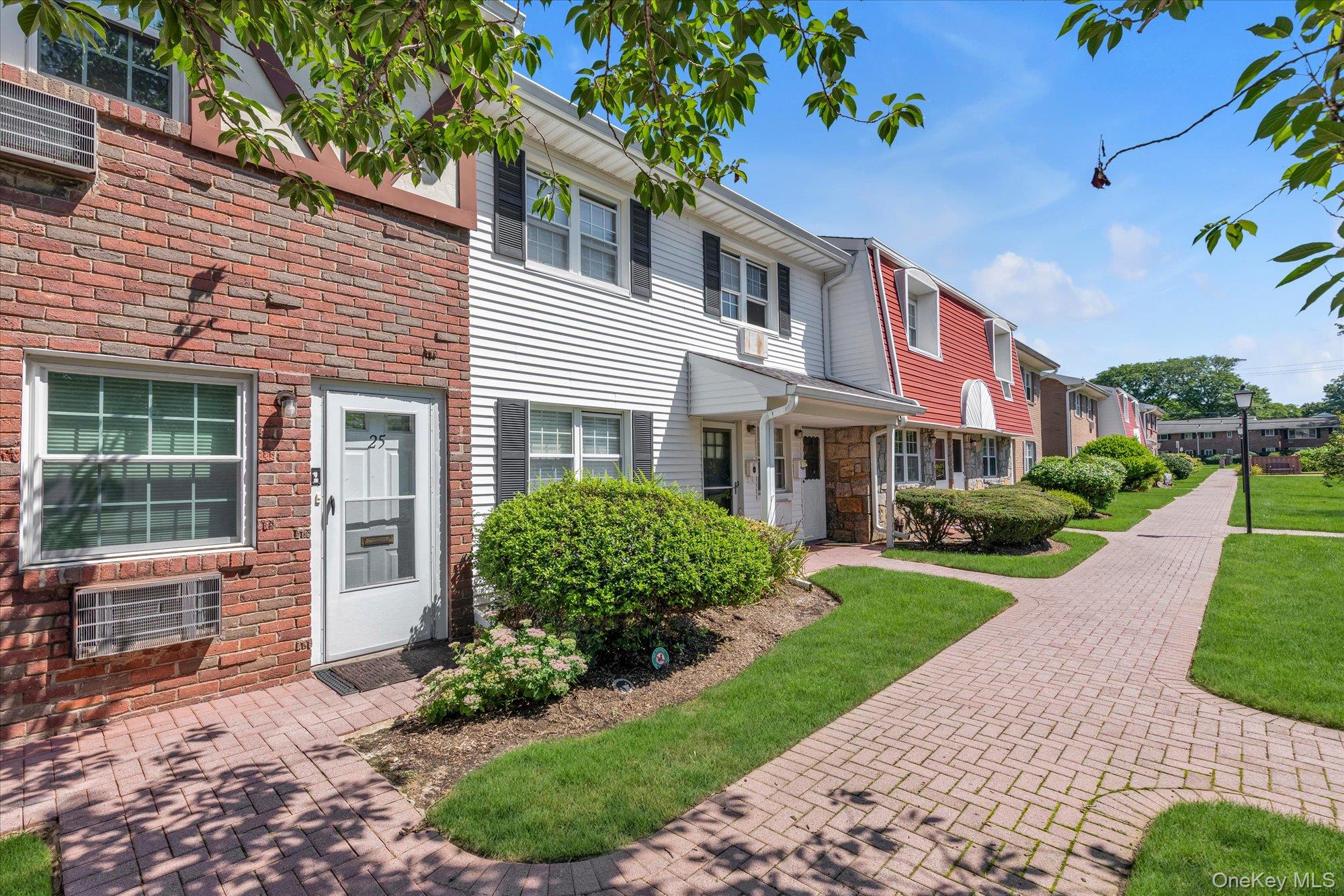 1st image of 25 Springwood Dr, Babylon, NY 11703 | MLS# 1024276