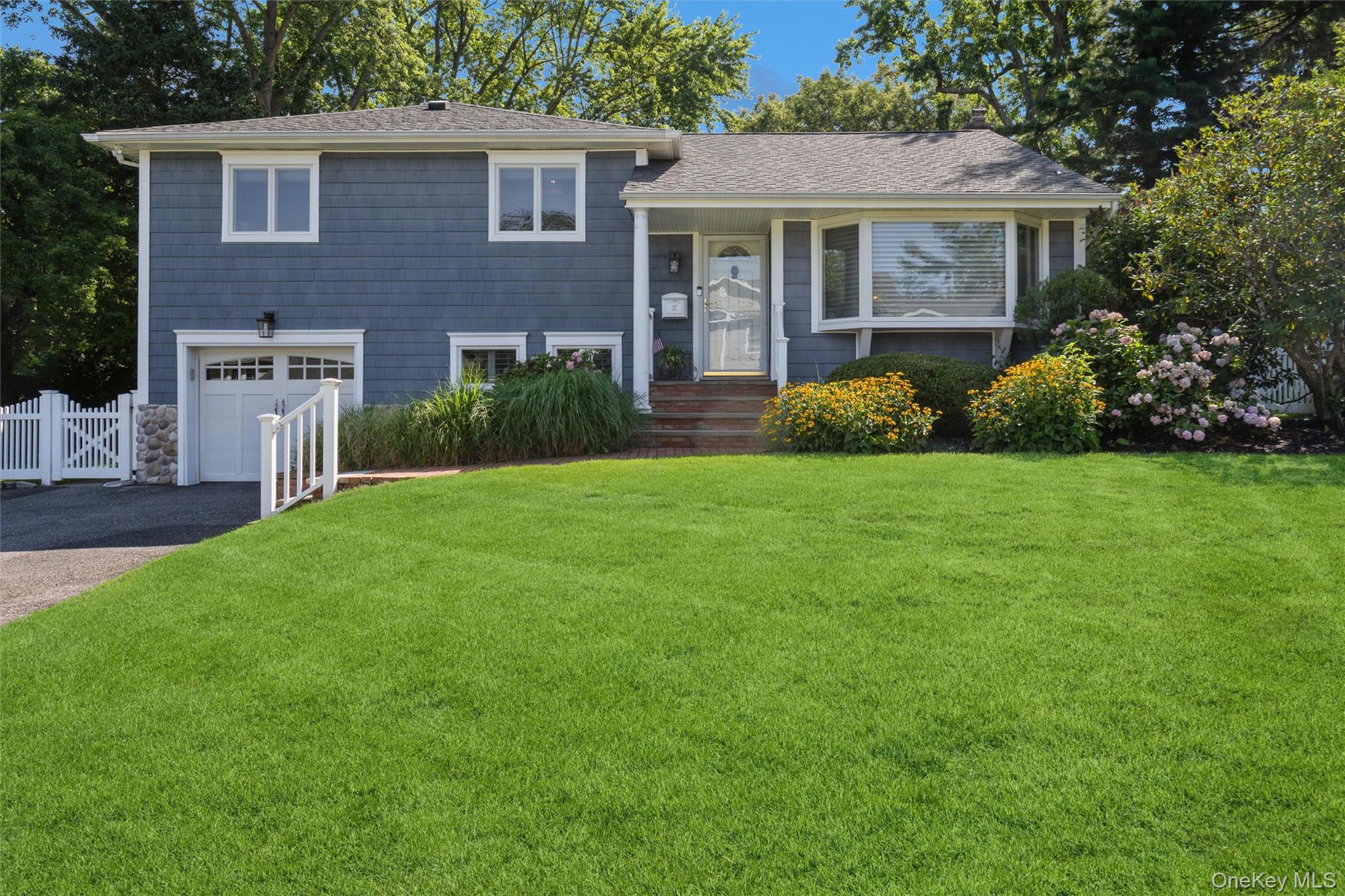 1st image of 17 Duncan Ln, Halesite, NY 11743 | MLS# 1024322