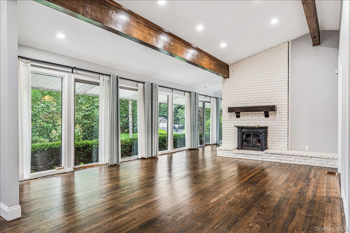 4th image of 6 Cherry Ln E, Syosset, NY 11791 | MLS# 1024332