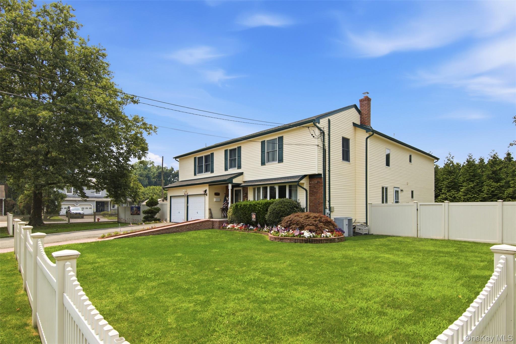 1st image of 1 Geoffrey Ave, Oyster Bay, NY 11791 | MLS# 1024371
