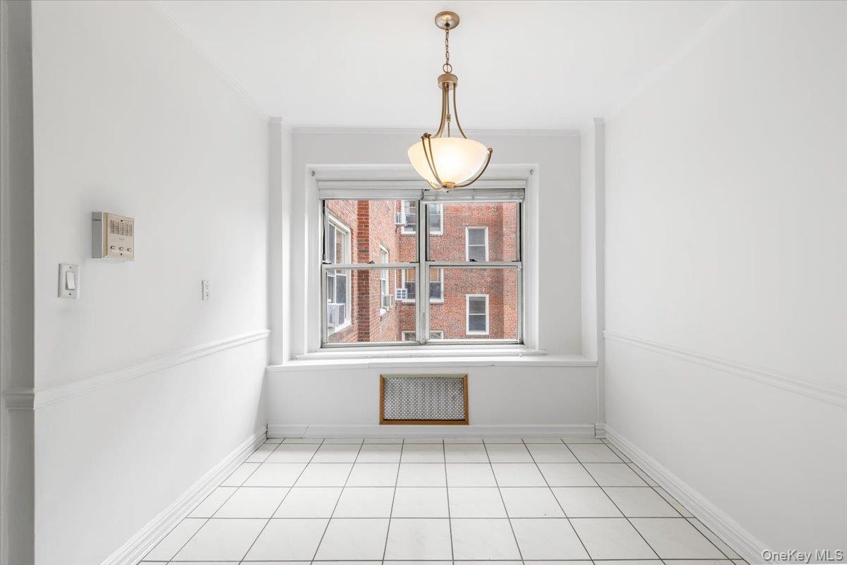 2nd image of 250 Bronxville Rd, Yonkers, NY 10708
