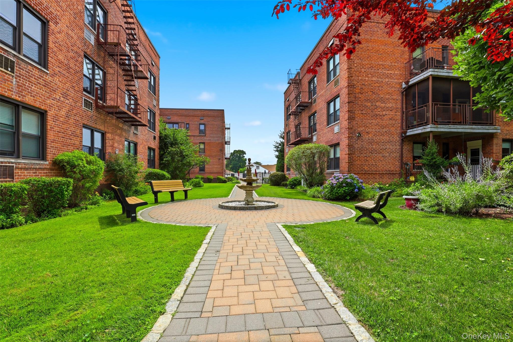 2nd image of 953 W Boston Post Rd #3A, Mamaroneck, NY 10543 | MLS# 1024388
