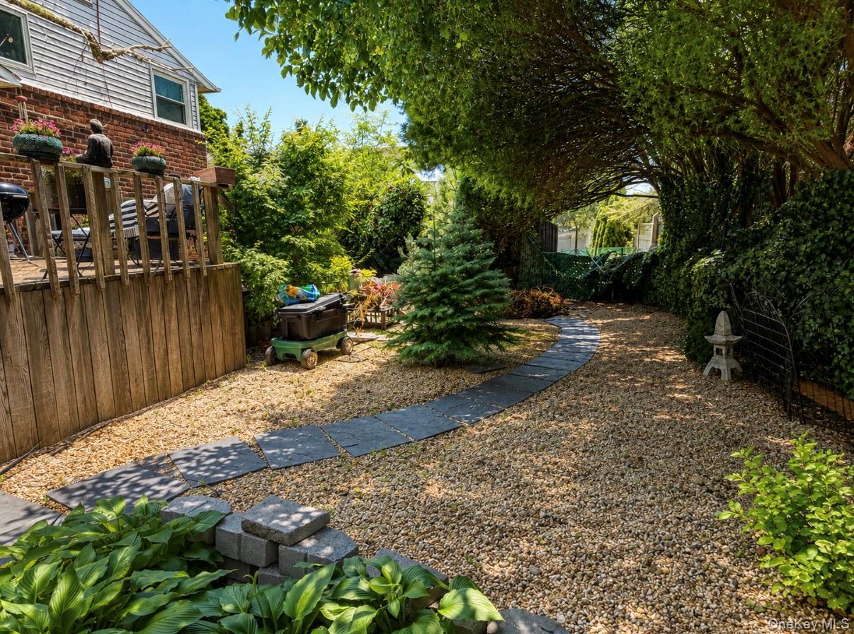 4th image of 83 Bud Ln, Hempstead, NY 11756 | MLS# 1024454
