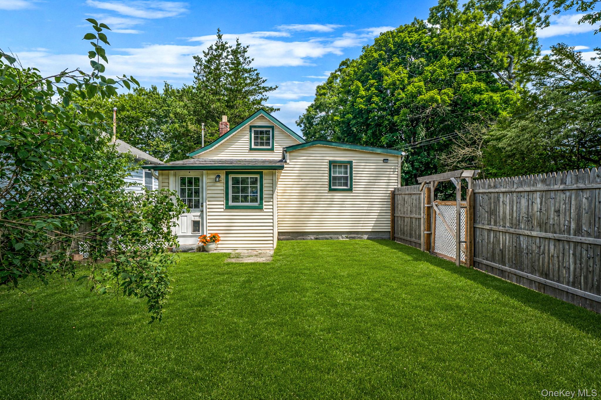 26th image of 36 Rosalie Pl, Brookhaven, NY 11772 | MLS# 1024480