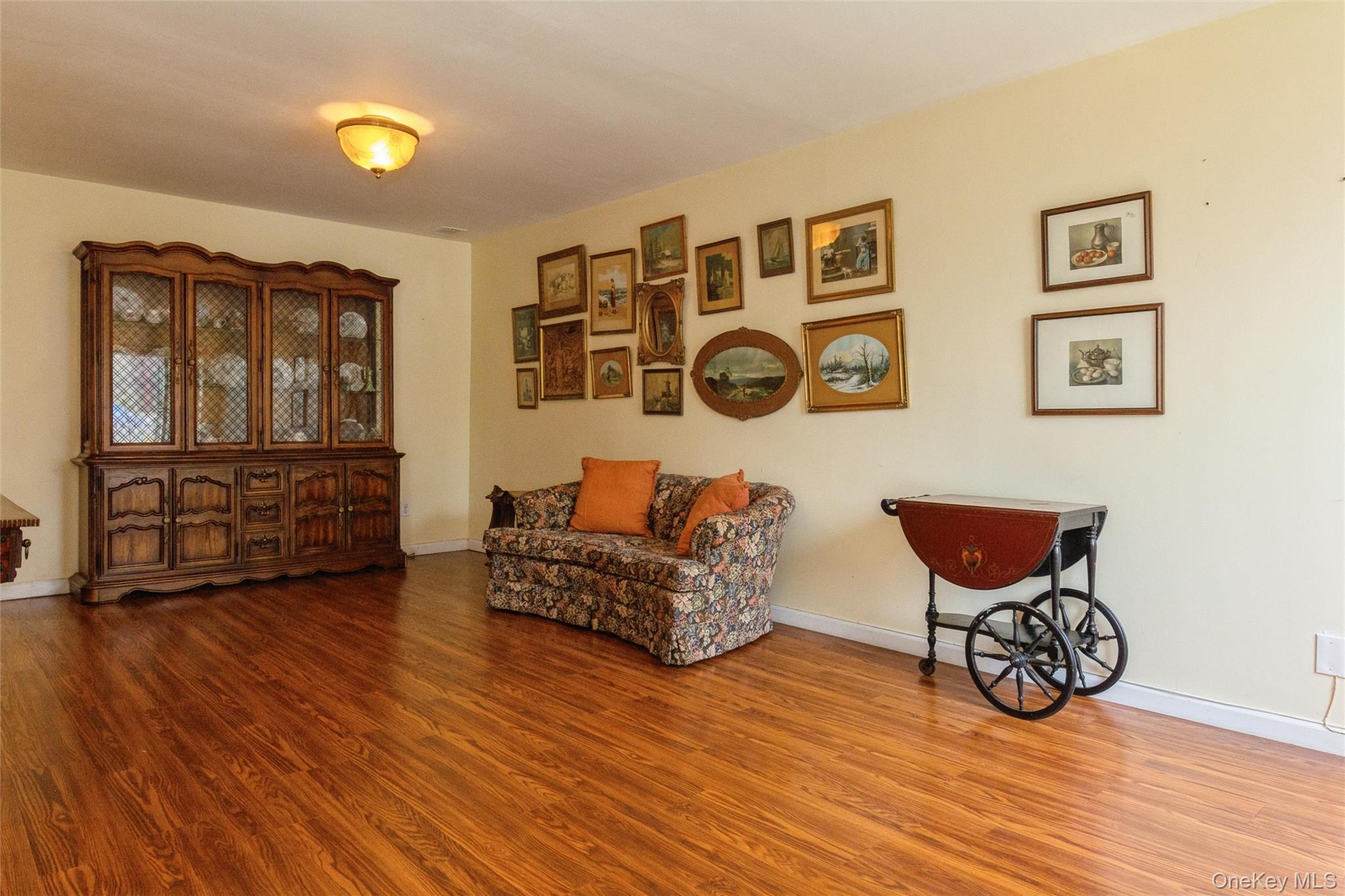 3rd image of 51 Alhambra Dr, Hempstead, NY 11572