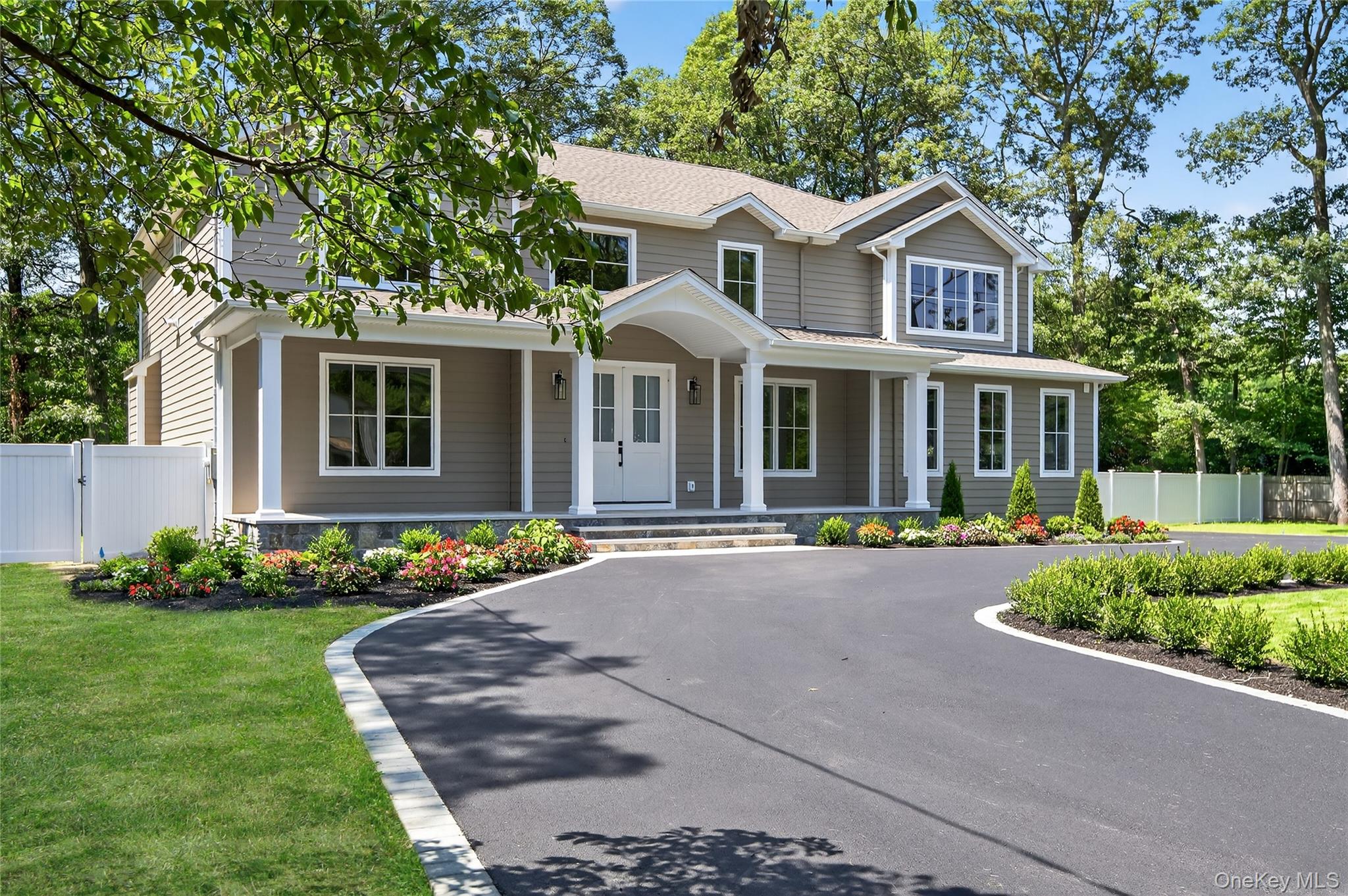 2nd image of 654 Caledonia Rd, Huntington, NY 11746 | MLS# 1024608