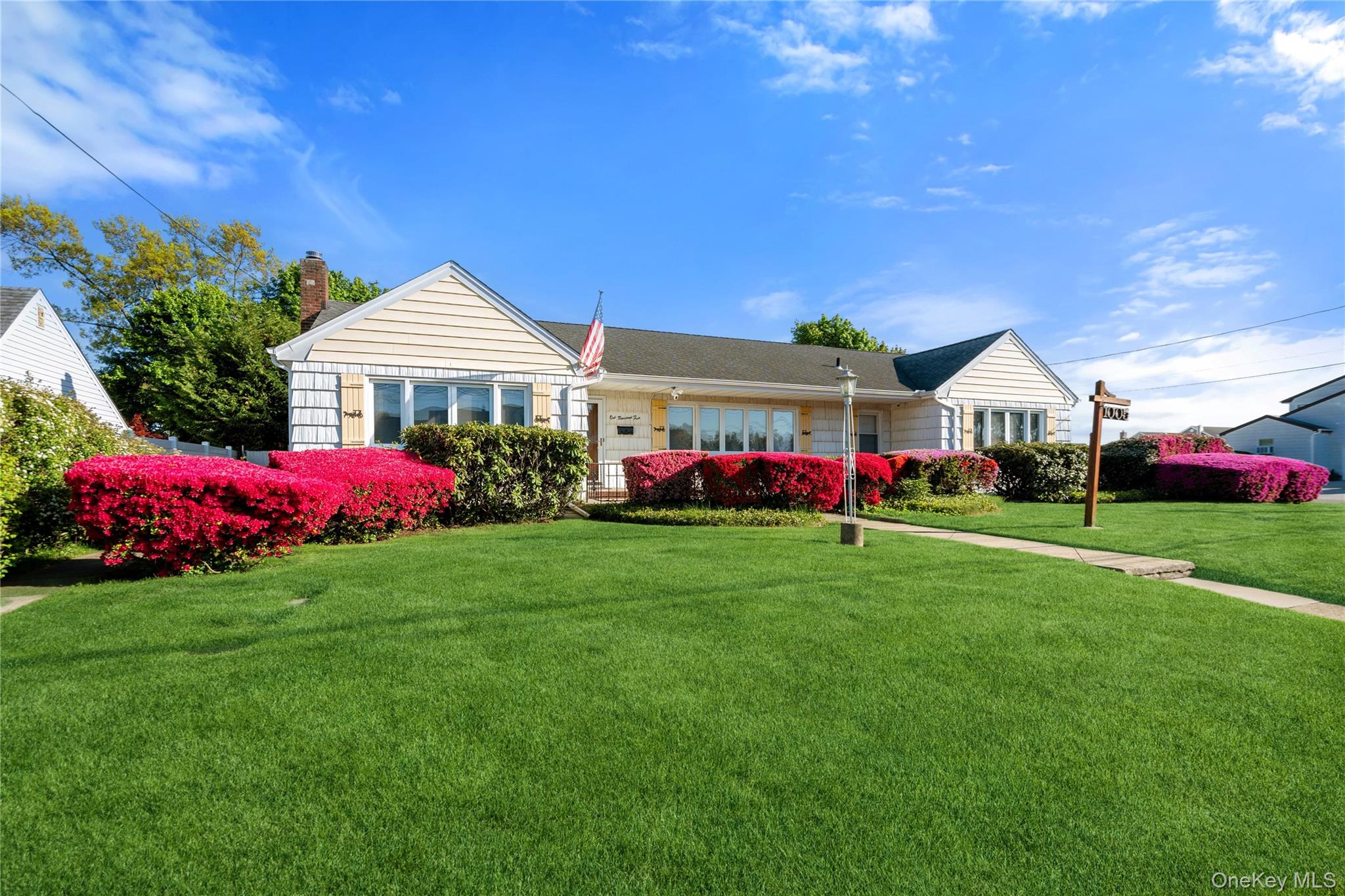 3rd image of 1005 3Rd St, West Babylon, NY 11704 | MLS# 1024642