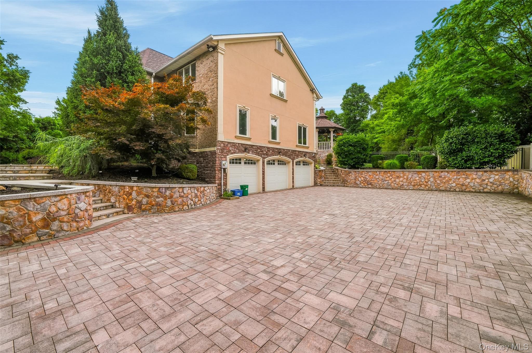 4th image of 10 Deforest Ct, Clarkstown, NY 10994 | MLS# 1024657