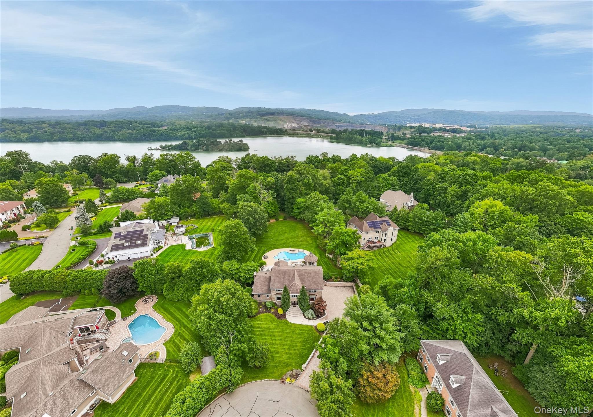 5th image of 10 Deforest Ct, Clarkstown, NY 10994 | MLS# 1024657