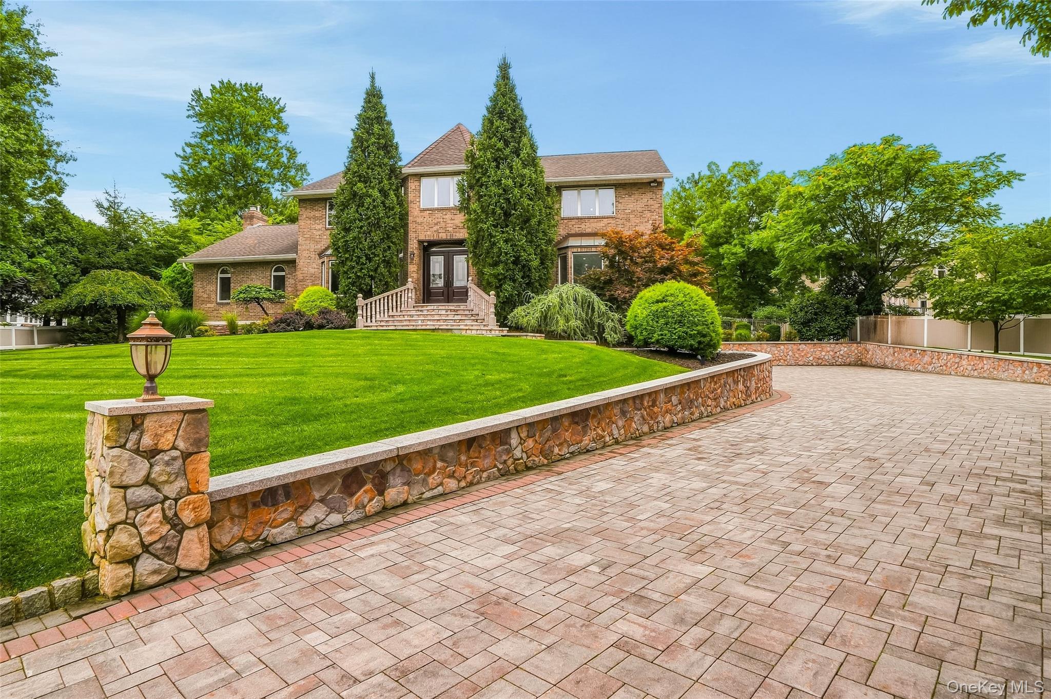 3rd image of 10 Deforest Ct, Clarkstown, NY 10994 | MLS# 1024657