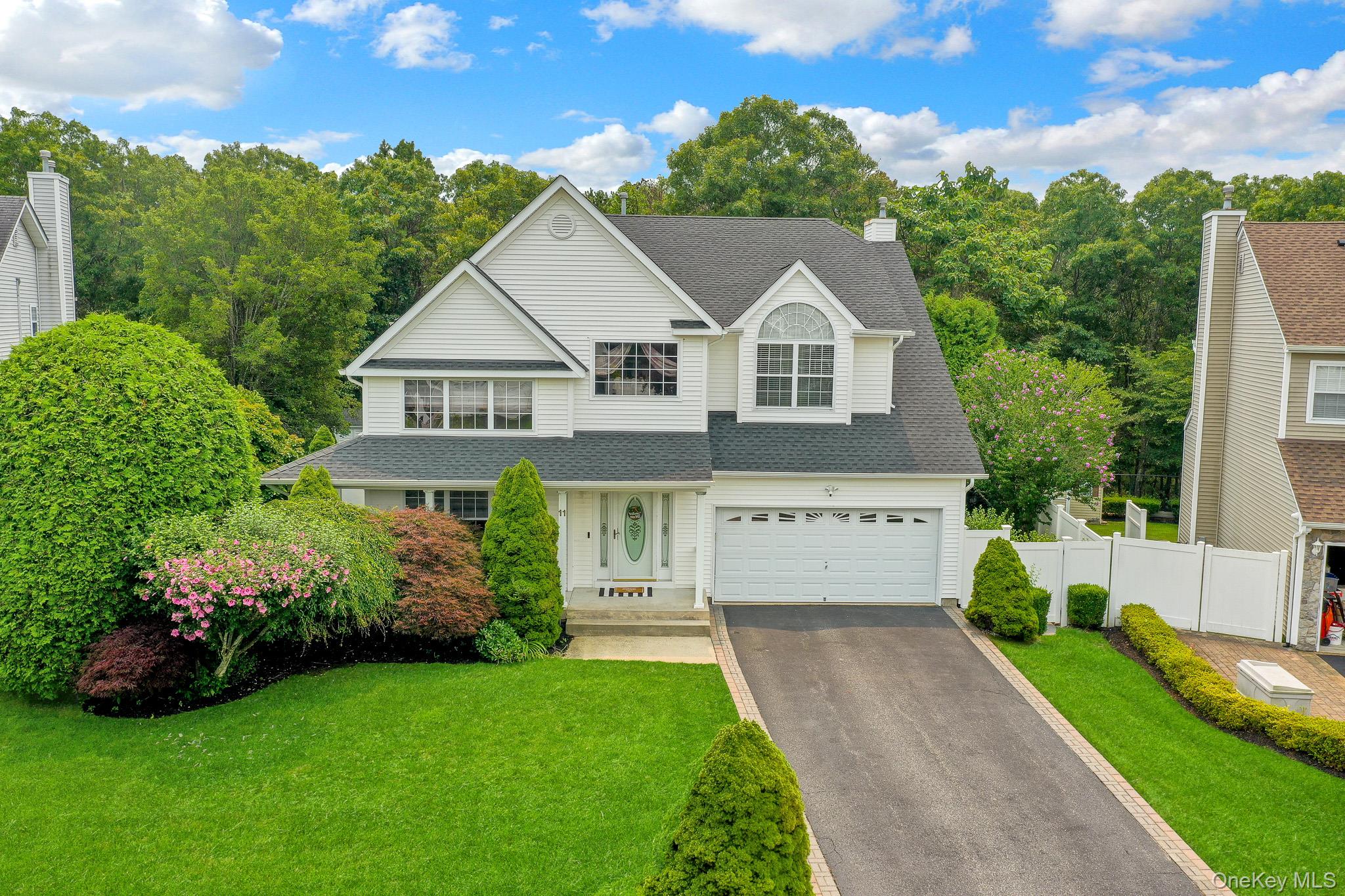 2nd image of 11 Scenicview Crescent Crescent, Manorville, NY 11949 | MLS# 1024733