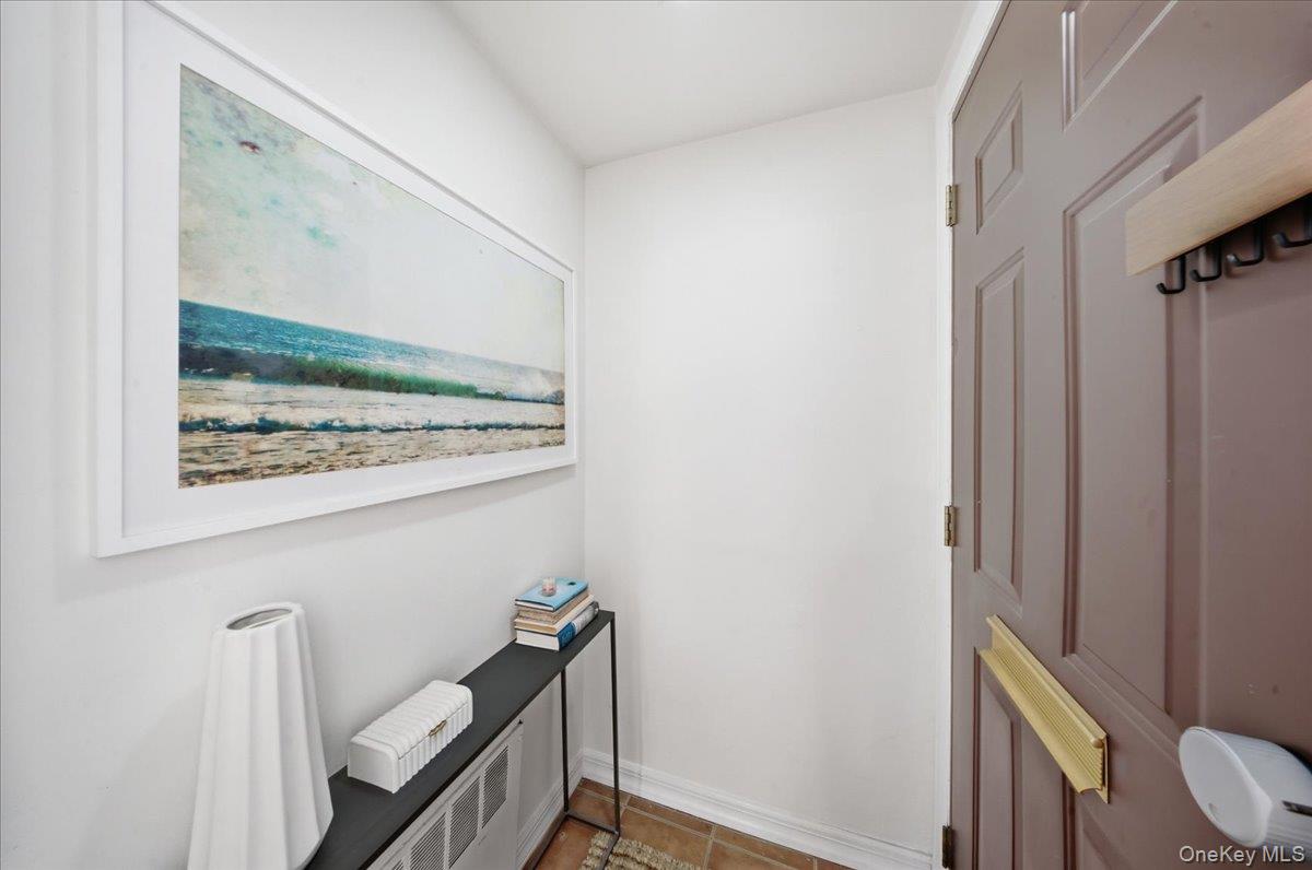 4th image of 107 15Th St, Hempstead, NY 11550