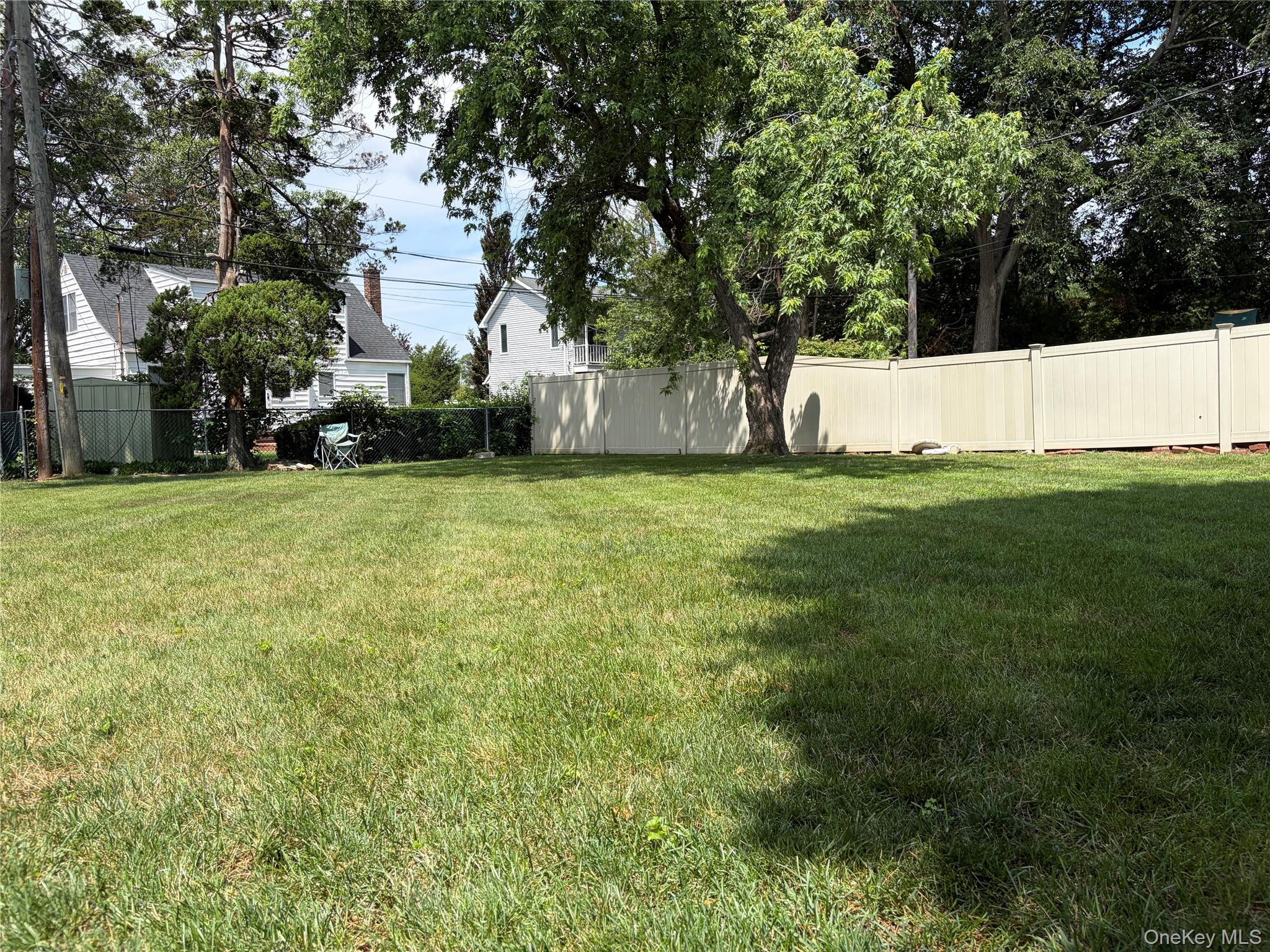 16th image of 87 Parkway Dr, North Hempstead, NY 11590 | MLS# 1024804