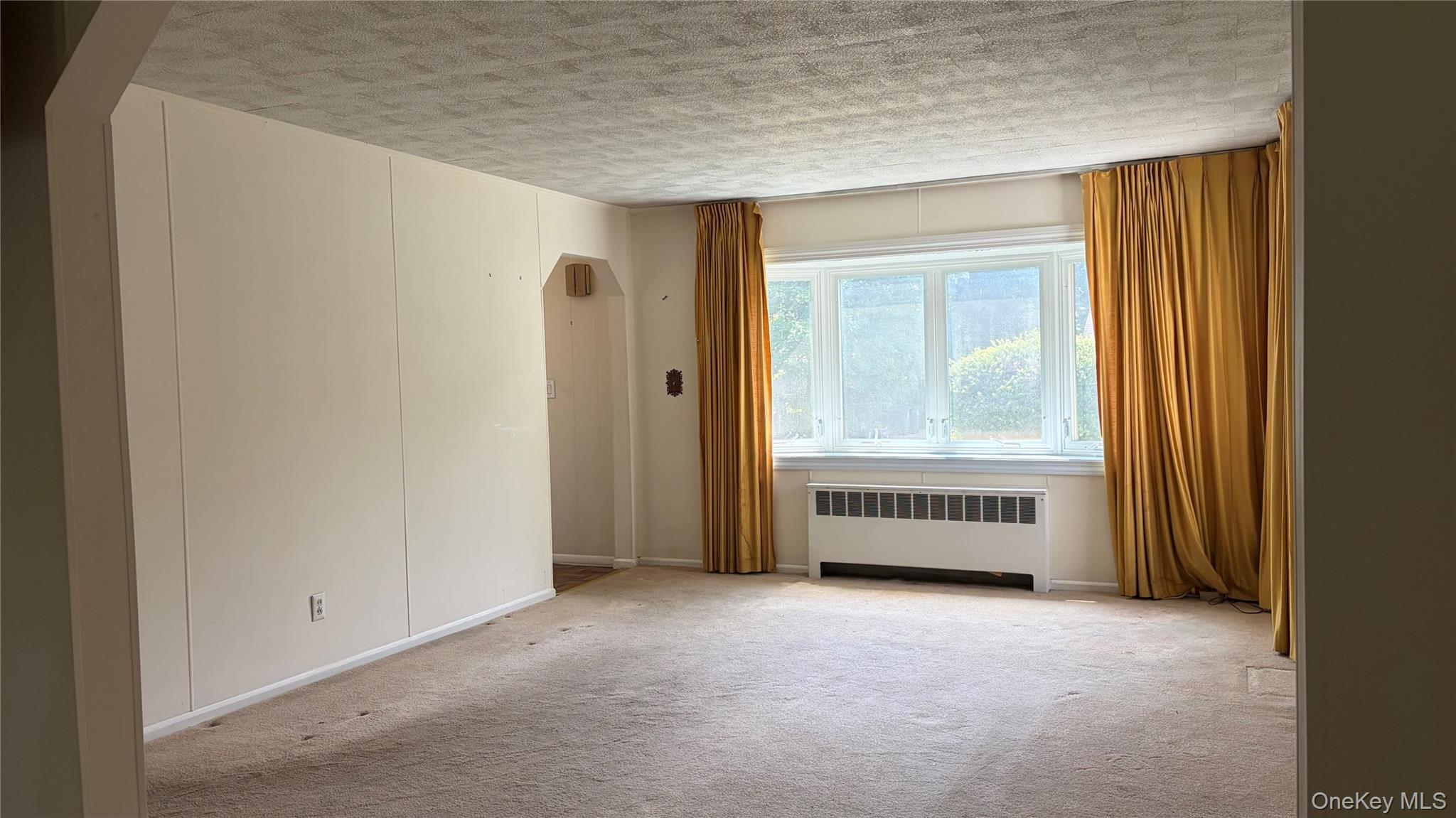 2nd image of 87 Parkway Dr, North Hempstead, NY 11590 | MLS# 1024804