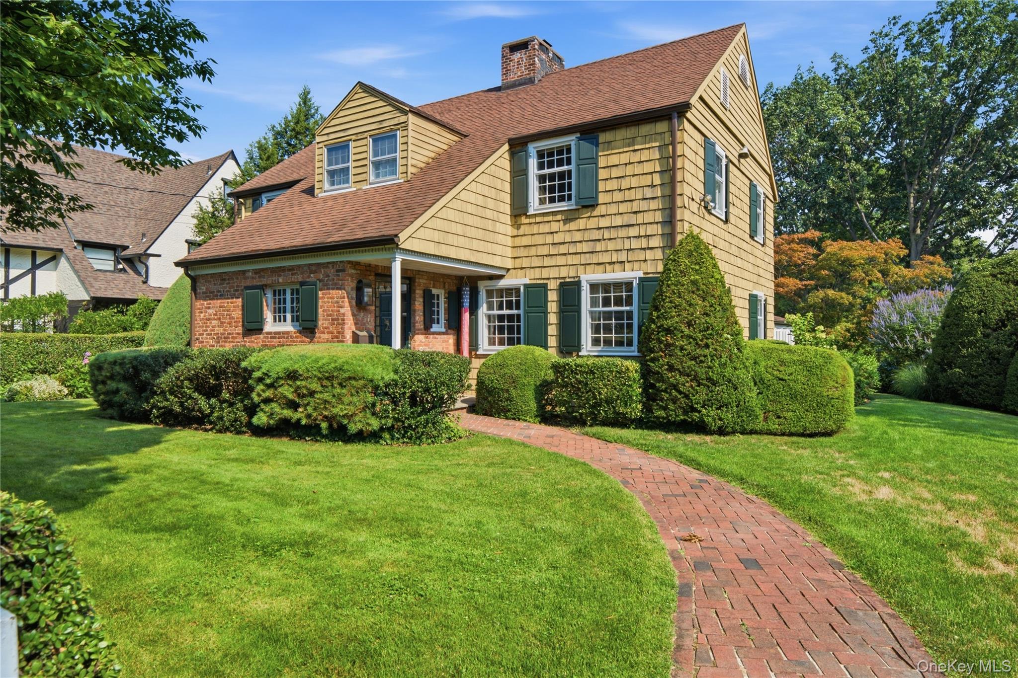 1st image of 255 Manor Rd, Little Neck, NY 11363 | MLS# 1024826