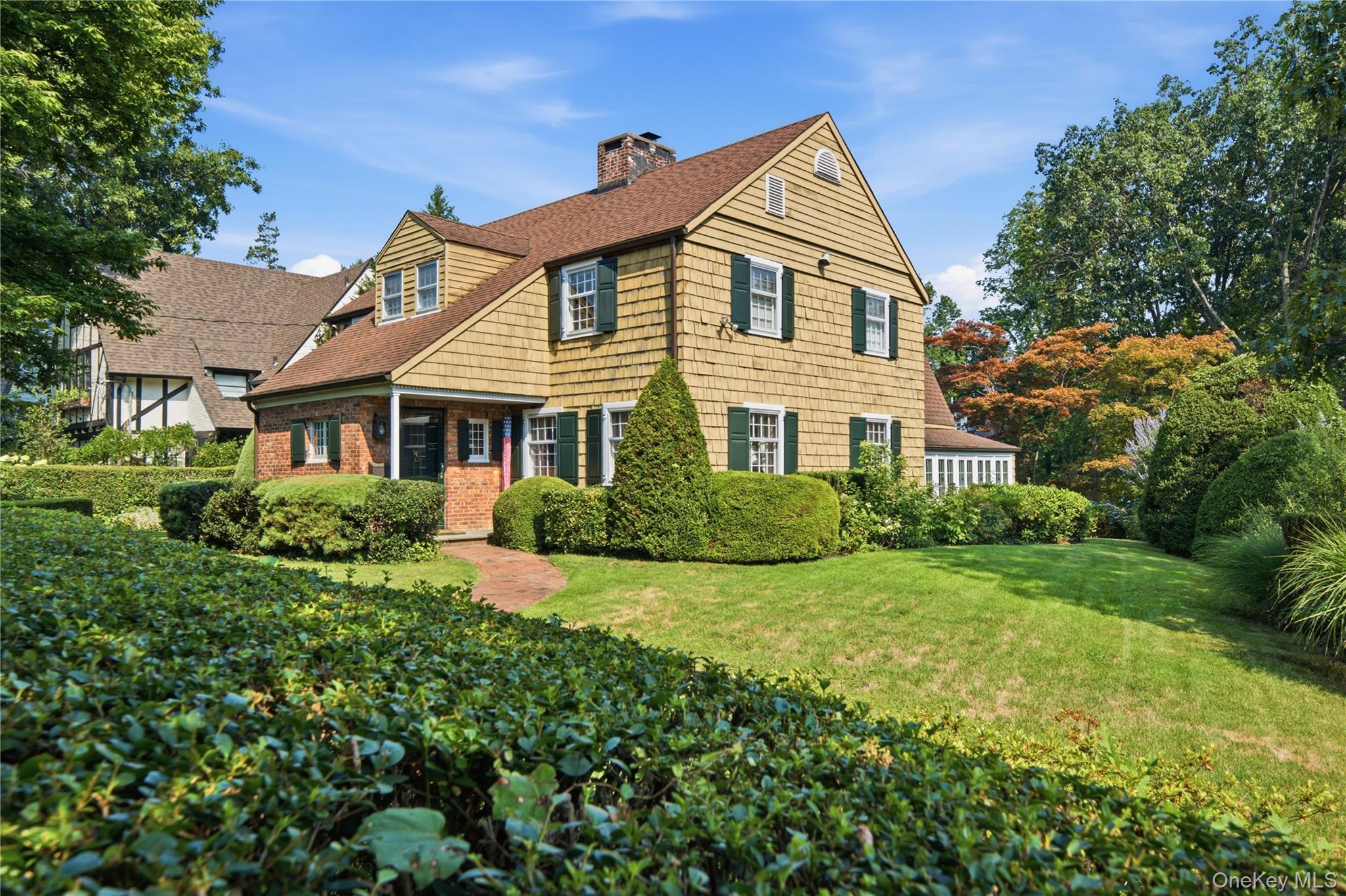 2nd image of 255 Manor Rd, Little Neck, NY 11363 | MLS# 1024826