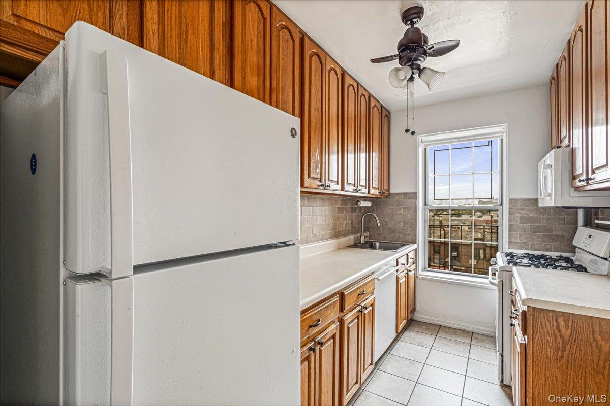 5th image of 30-15 Hobart St #4D, Woodside, NY 11377 | MLS# 1024910