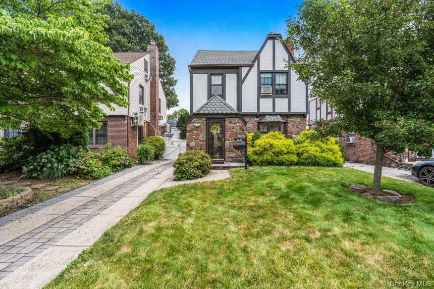 3rd image of 8617 253Rd St, New York, NY 11426 | MLS# 1024945