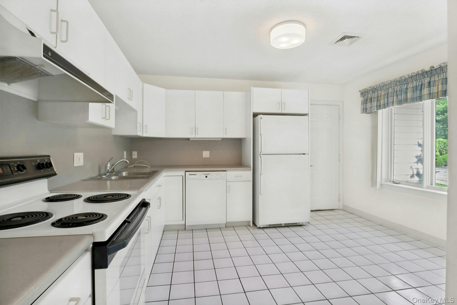 3rd image of 630 Unit #C Heritage Hills, Somers, NY 10589 | MLS# 1025009