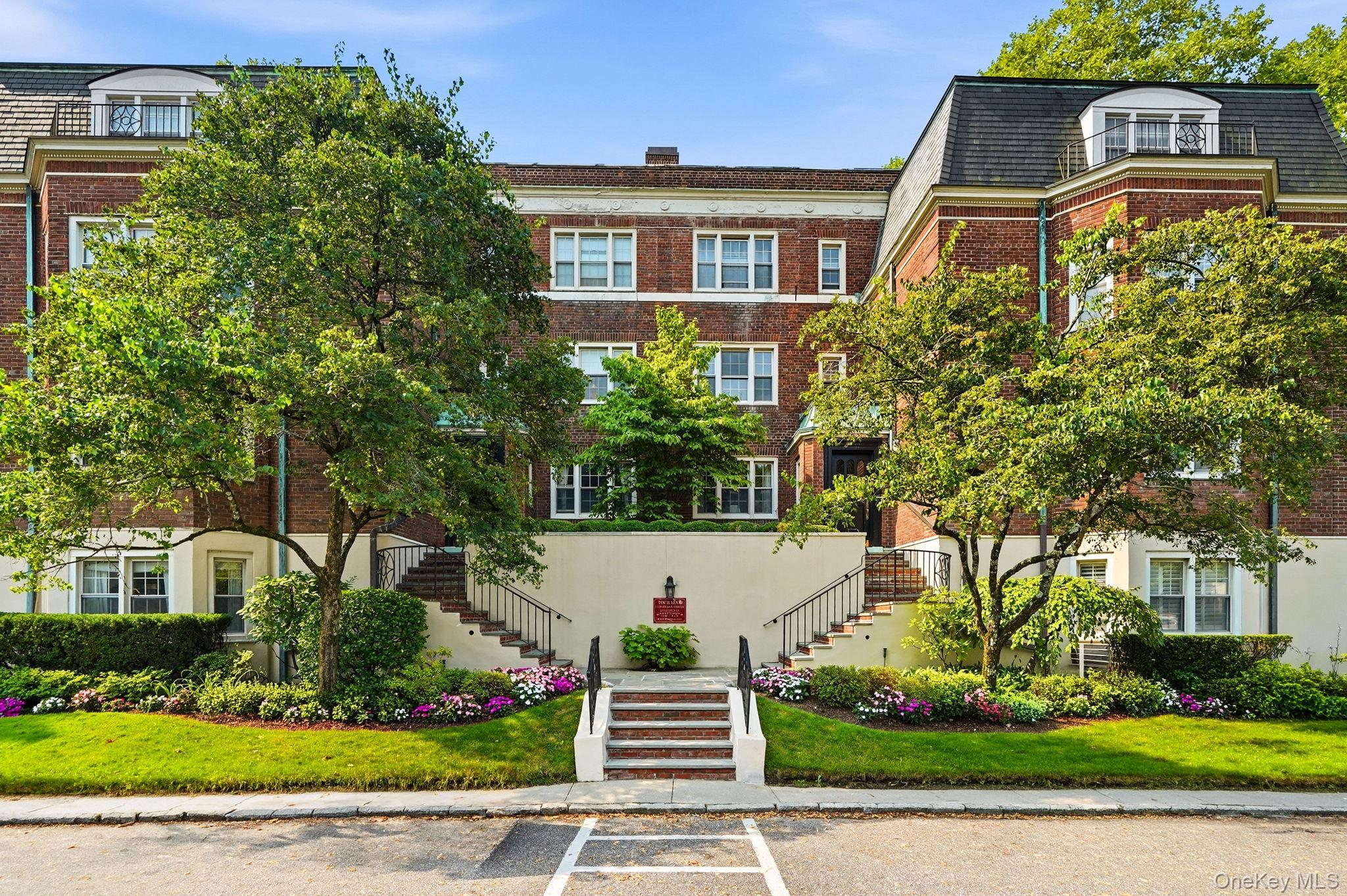 1st image of 7 Chateaux Cir #7x, Scarsdale, NY 10583 | MLS# 1025023