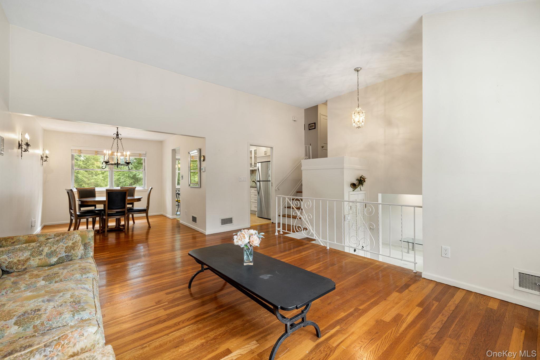 2nd image of 28 Stratford Pl, Clarkstown, NY 10956 | MLS# 1025036