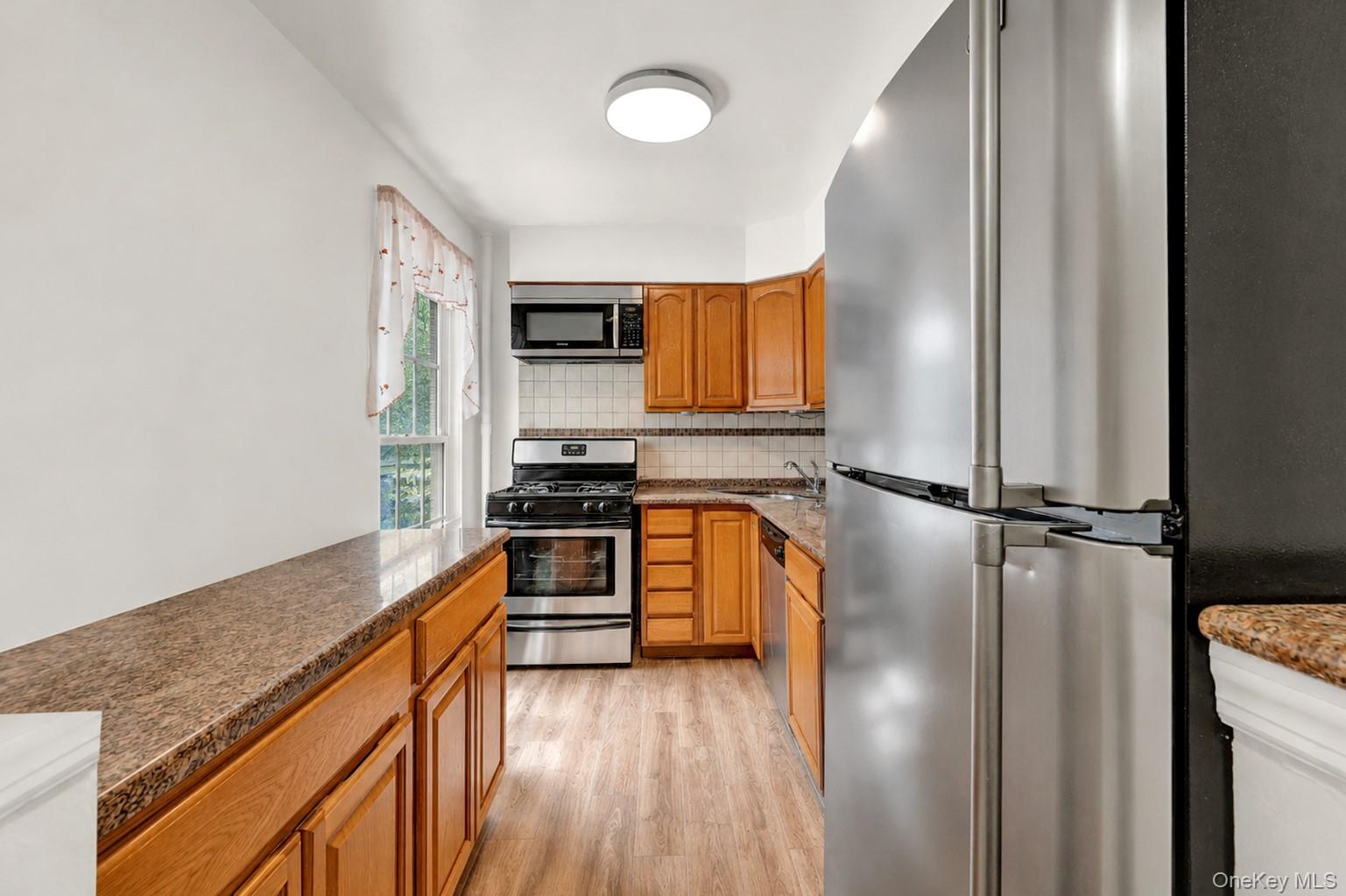 4th image of 180 Van Cortlandt Park S #5C, Bronx, NY 10463 | MLS# 1025039