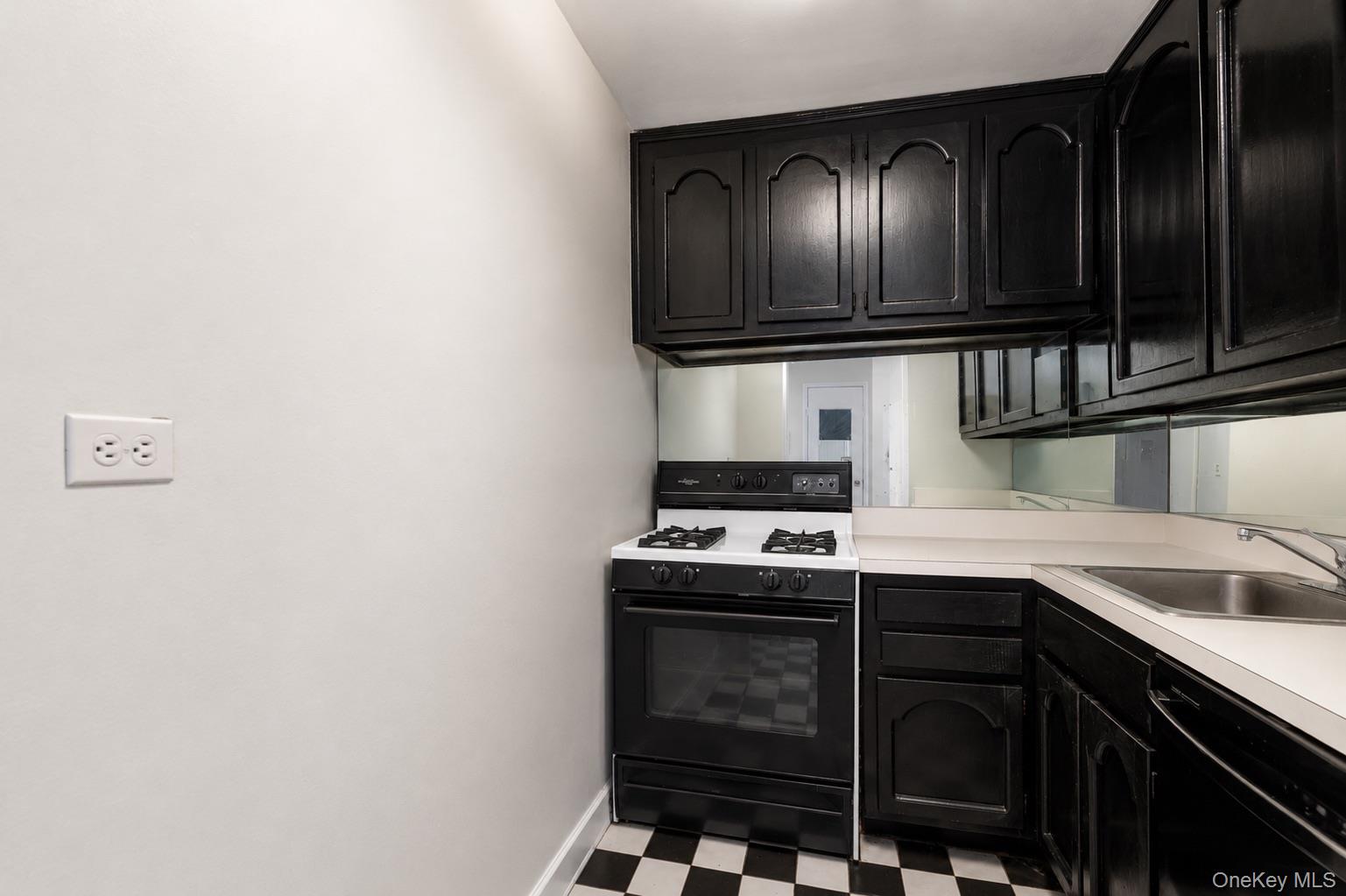 5th image of 175-20 Wexford Terrace #15U, New York, NY 11342 | MLS# 1025049