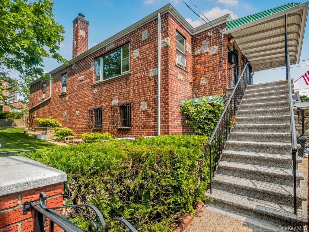 3rd image of 6003 Tyndall Ave, New York, NY 10471 | MLS# 1025050