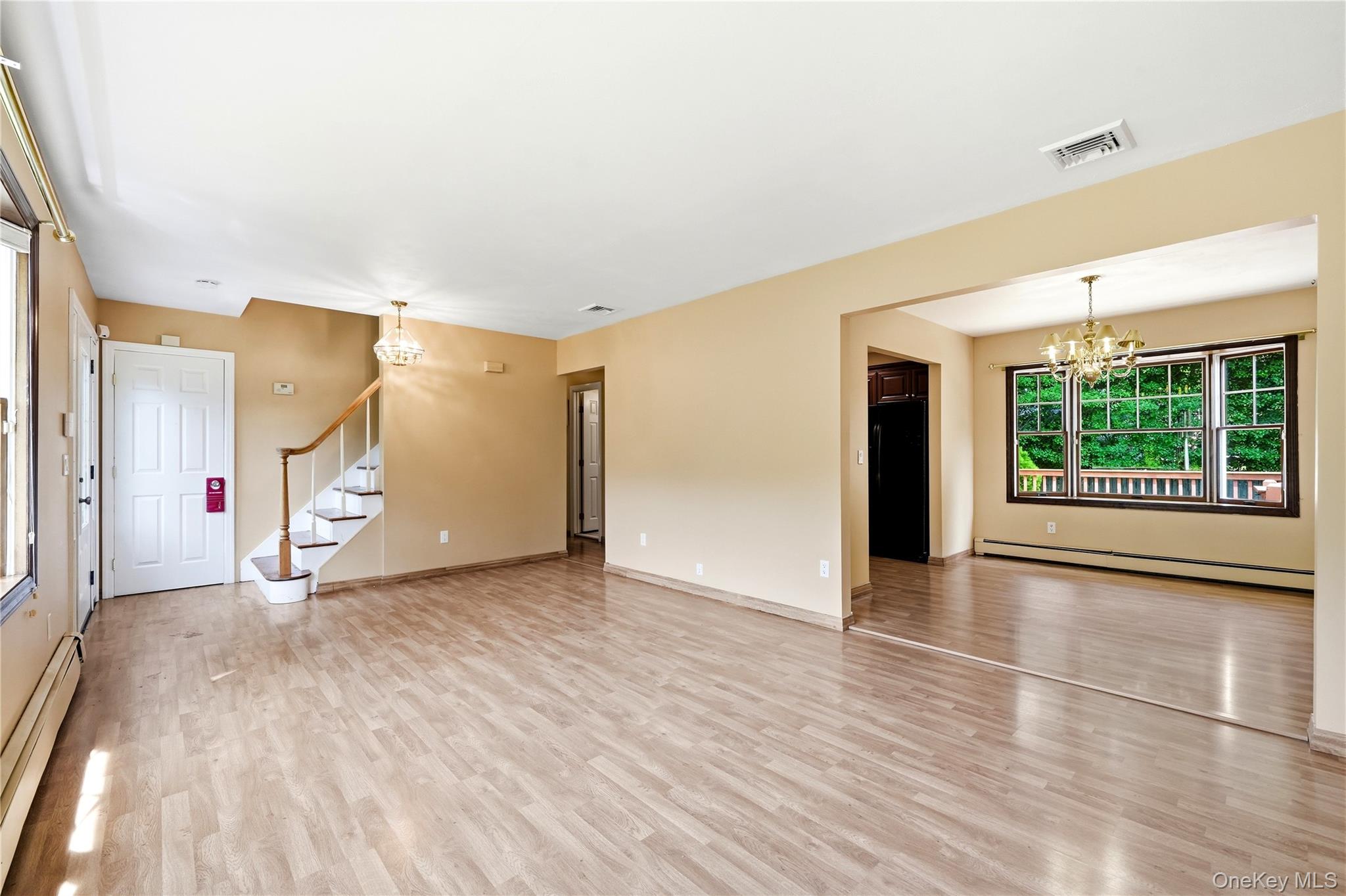 5th image of 901 Liberty St, Bohemia, NY 11716 | MLS# 1025108