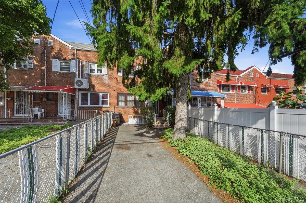3rd image of 3310 Gunther Ave, New York, NY 10469 | MLS# 1025142