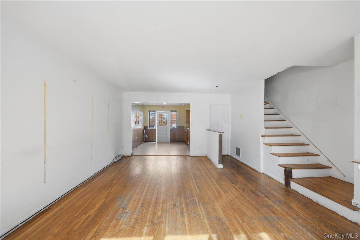 4th image of 3310 Gunther Ave, New York, NY 10469 | MLS# 1025142
