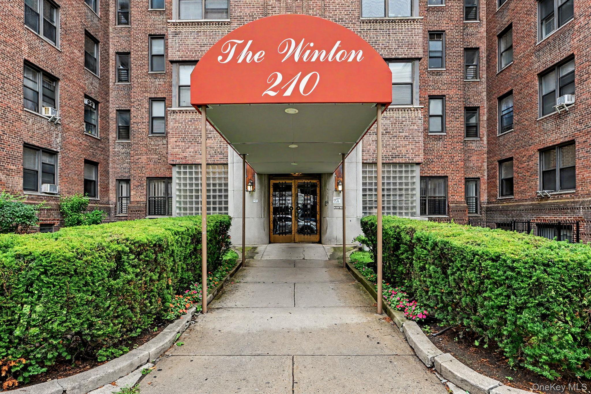 2nd image of 210 Martine Ave #5K, White Plains, NY 10601 | MLS# 1025182