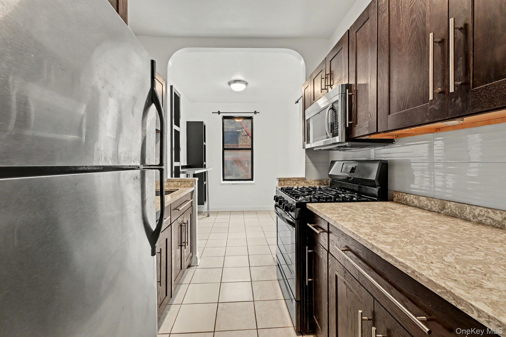 1st image of 210 Martine Ave #5K, White Plains, NY 10601 | MLS# 1025182