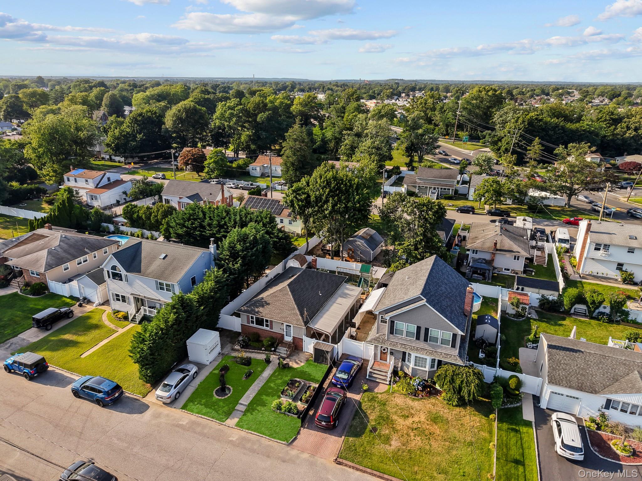 4th image of 30 44Th St, Lindenhurst, NY 11757 | MLS# 1025209