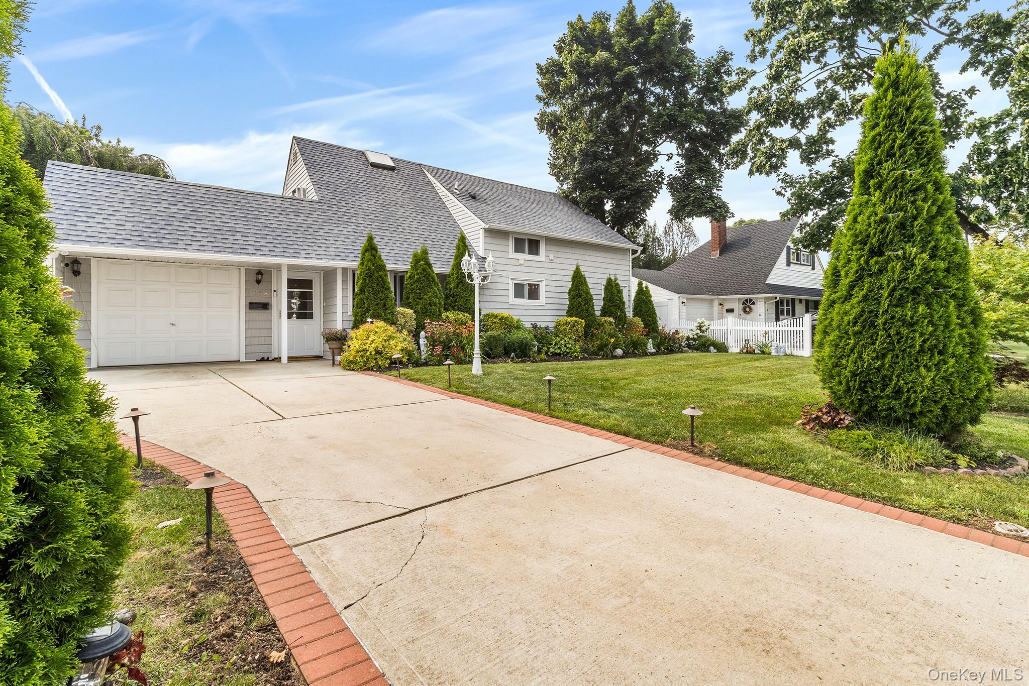 1st image of 158 Blueberry Ln, Oyster Bay, NY 11801 | MLS# 1025210