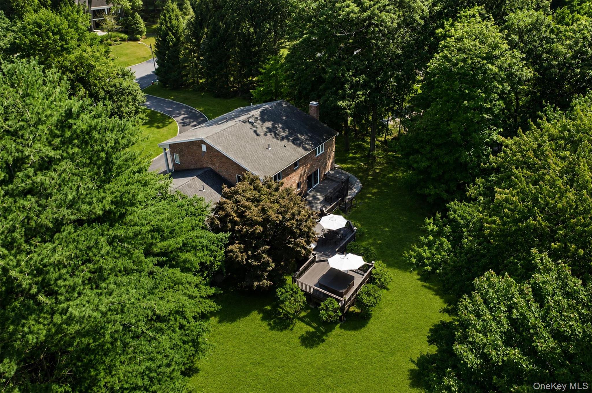 3rd image of 391 Pleasant Hill Dr, Clarkstown, NY 10956 | MLS# 1025224