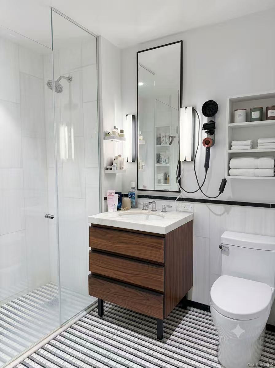 2nd image of 368 3Rd Ave, New York, NY 10016