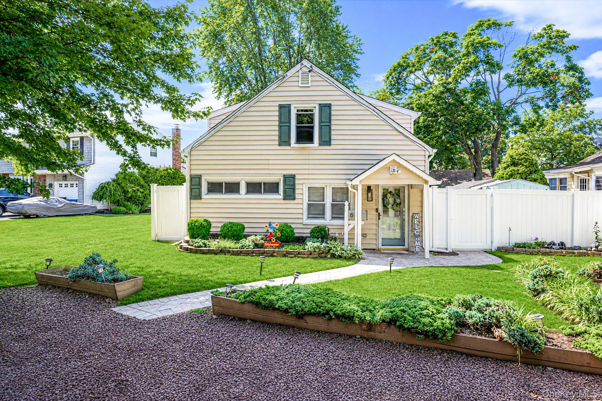 2nd image of 6 Gerek Ave, West Islip, NY 11795 | MLS# 1025321