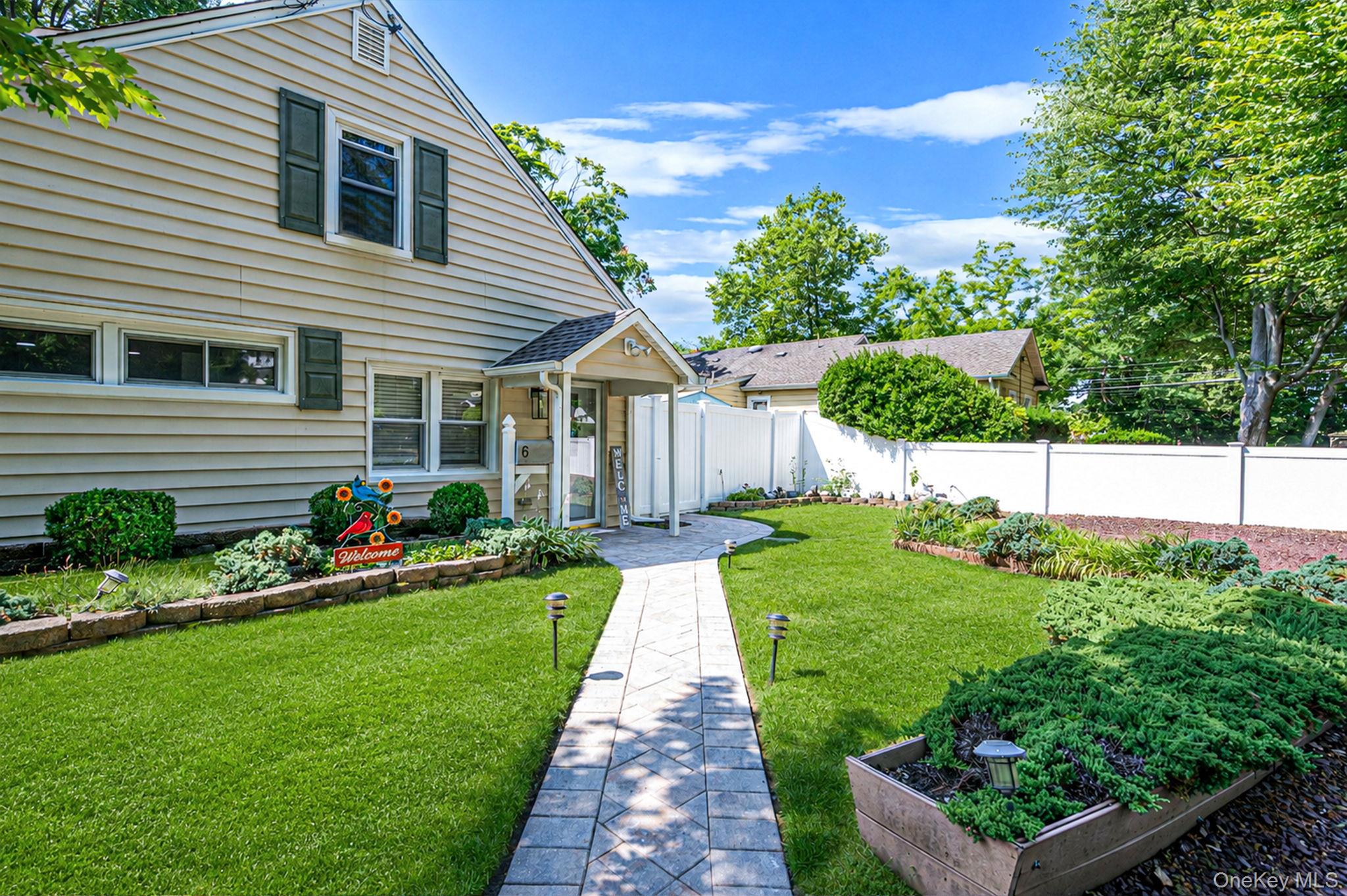 3rd image of 6 Gerek Ave, West Islip, NY 11795 | MLS# 1025321