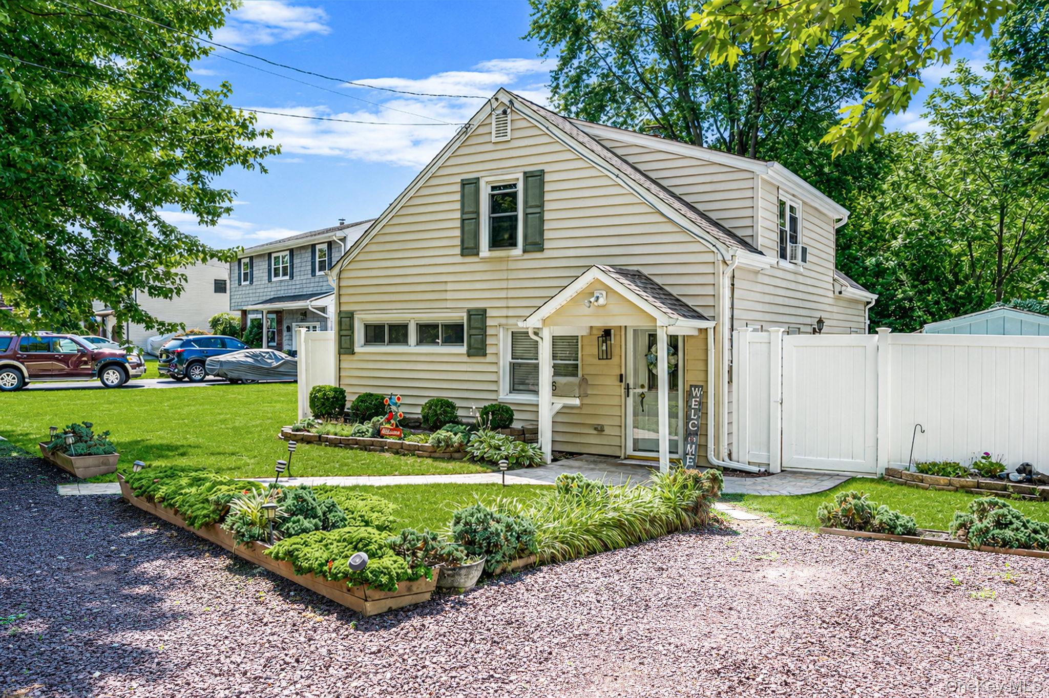 1st image of 6 Gerek Ave, West Islip, NY 11795 | MLS# 1025321