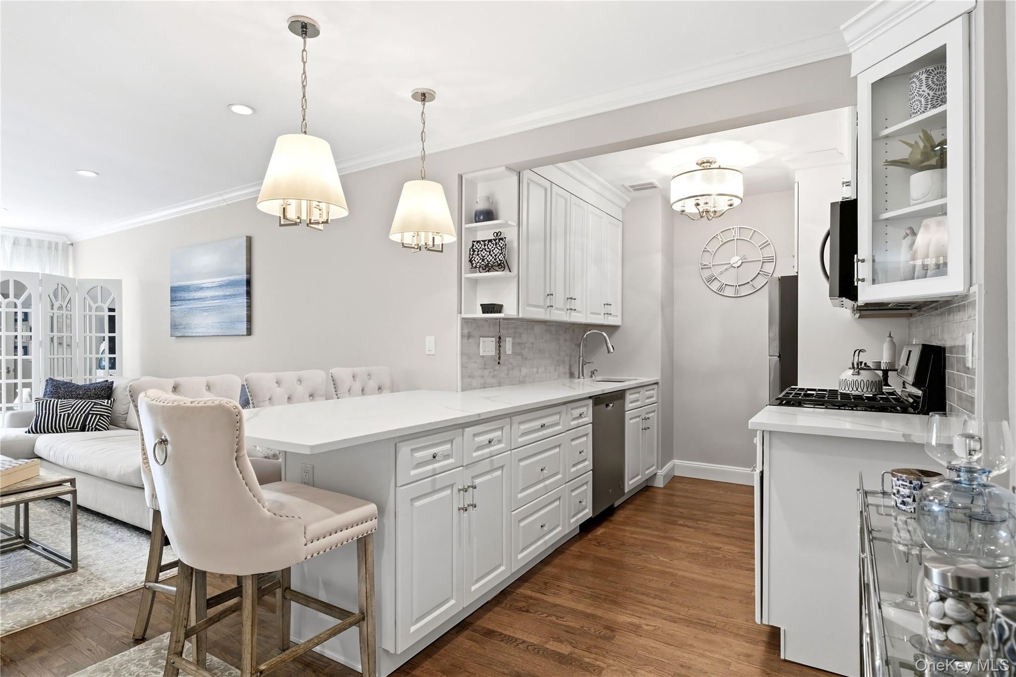 3rd image of 750 Shore Rd, Hempstead, NY 11550