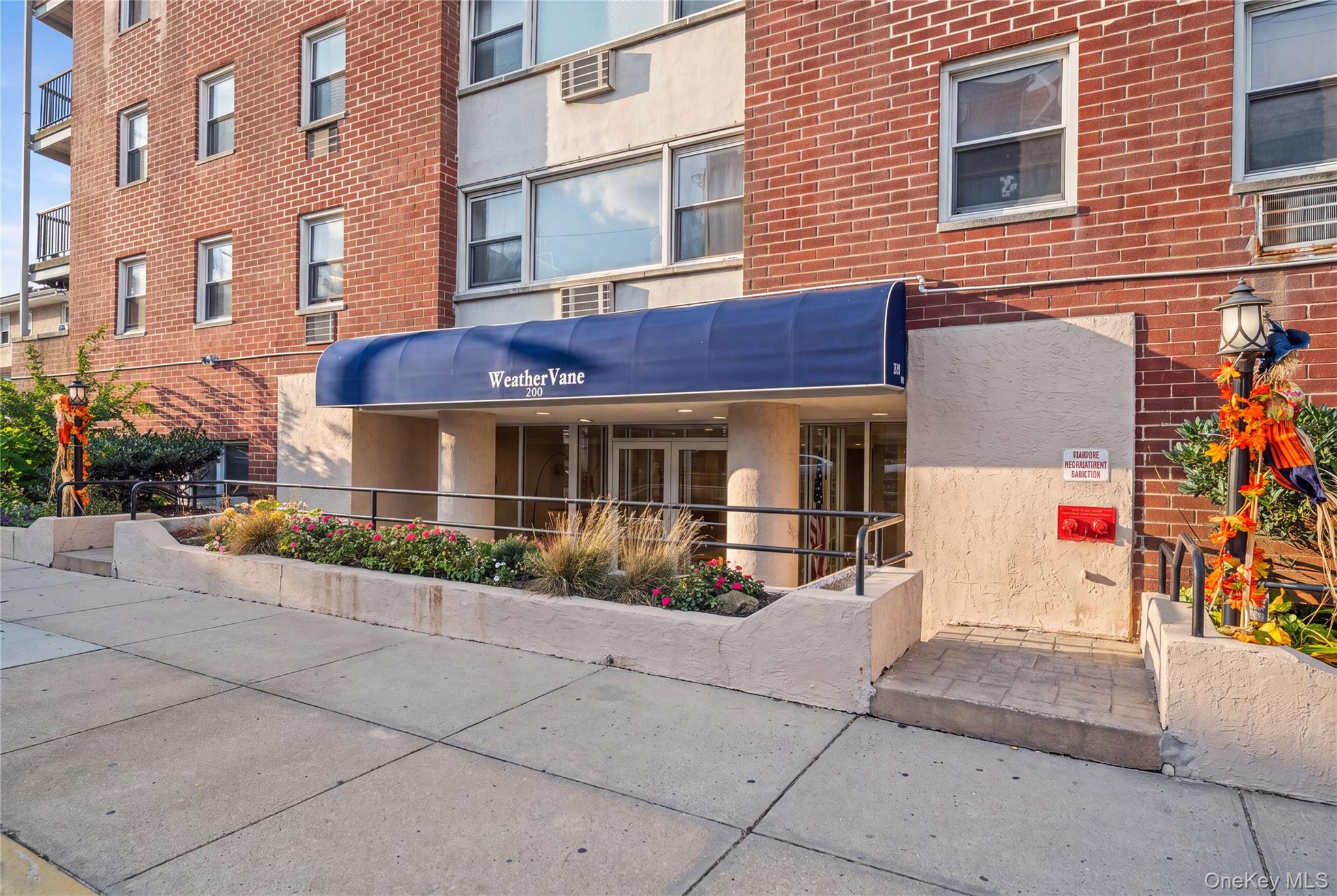 2nd image of 750 Shore Rd, Hempstead, NY 11550