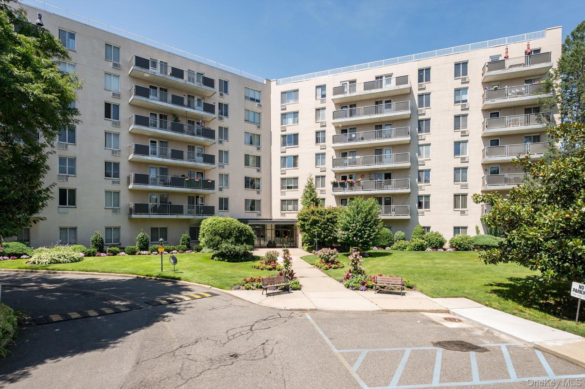 1st image of 135 Post Ave #3R, North Hempstead, NY 11590 | MLS# 1025415