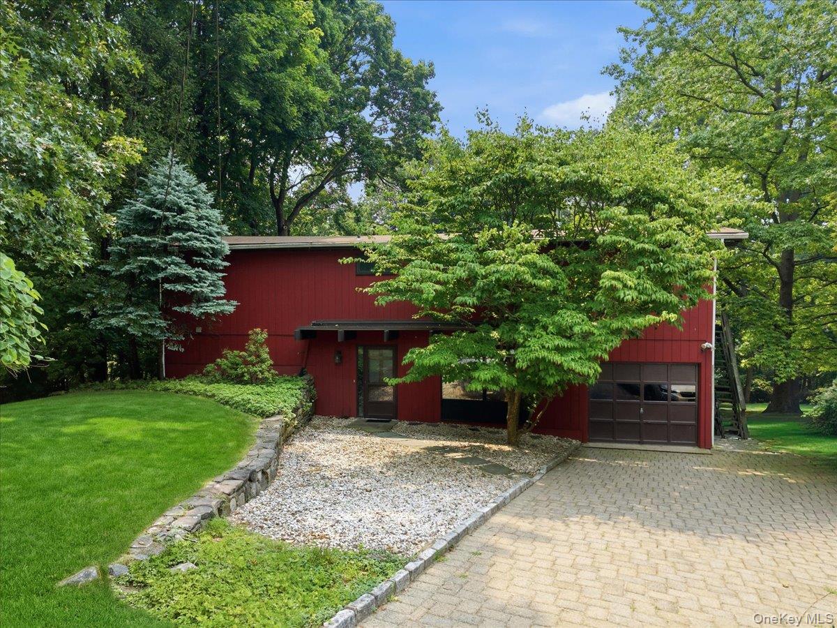 Homes for sale in Greenburgh, NY | 131 Deertrack Ln, Greenburgh, NY 10533 | MLS# 1025460