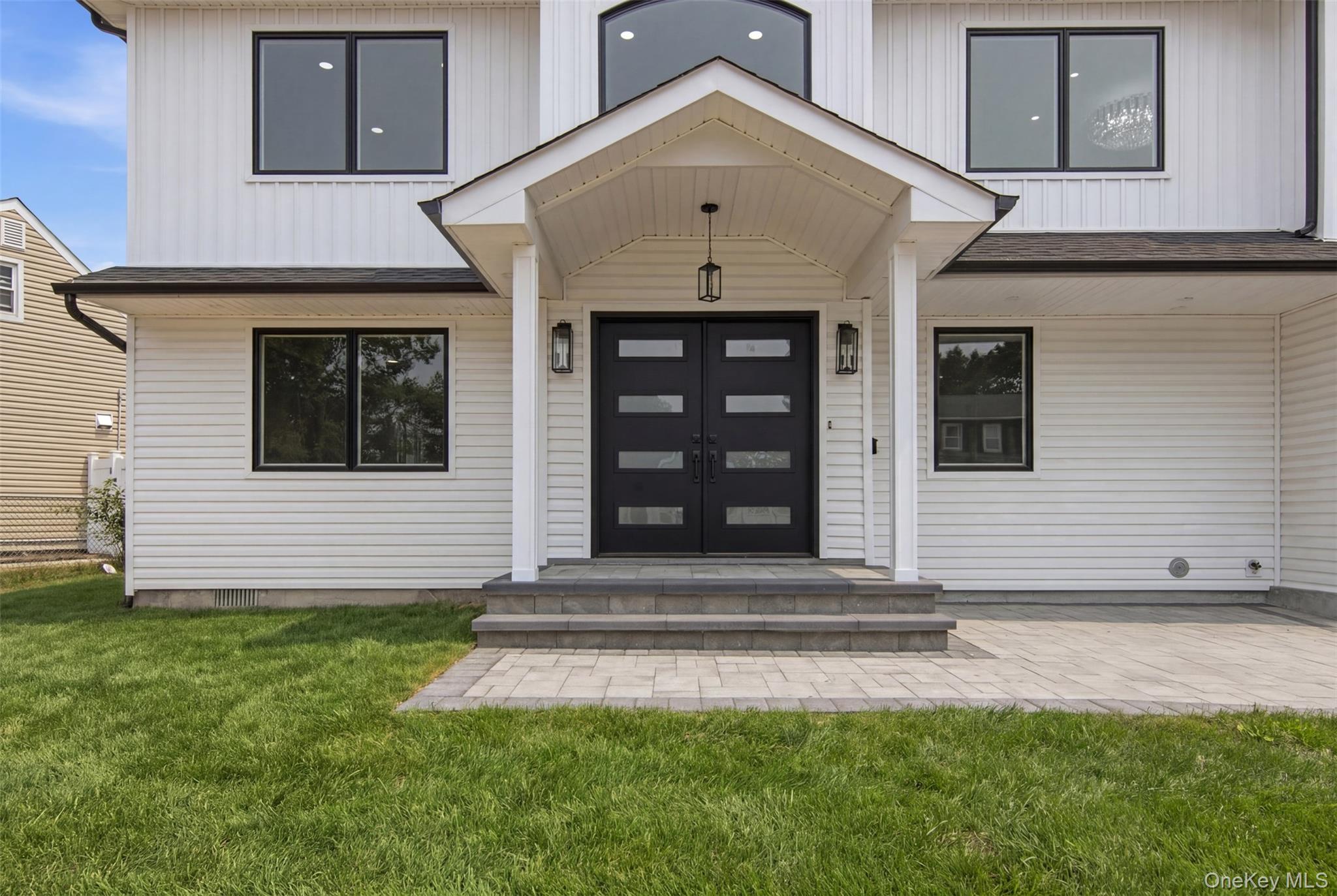 3rd image of 31 Underhill Ave, Oyster Bay, NY 11791 | MLS# 1025506