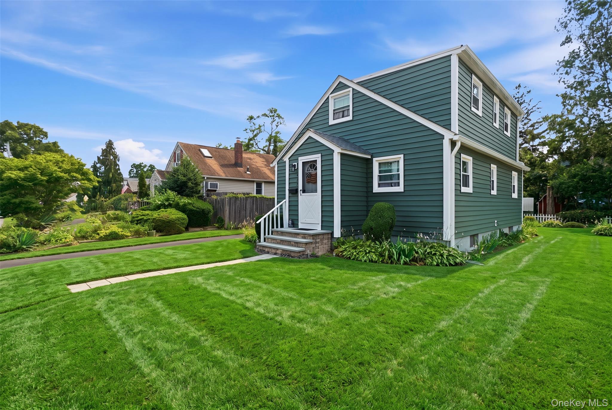 2nd image of 235 N 7th St, Babylon, NY 11757 | MLS# 1025522