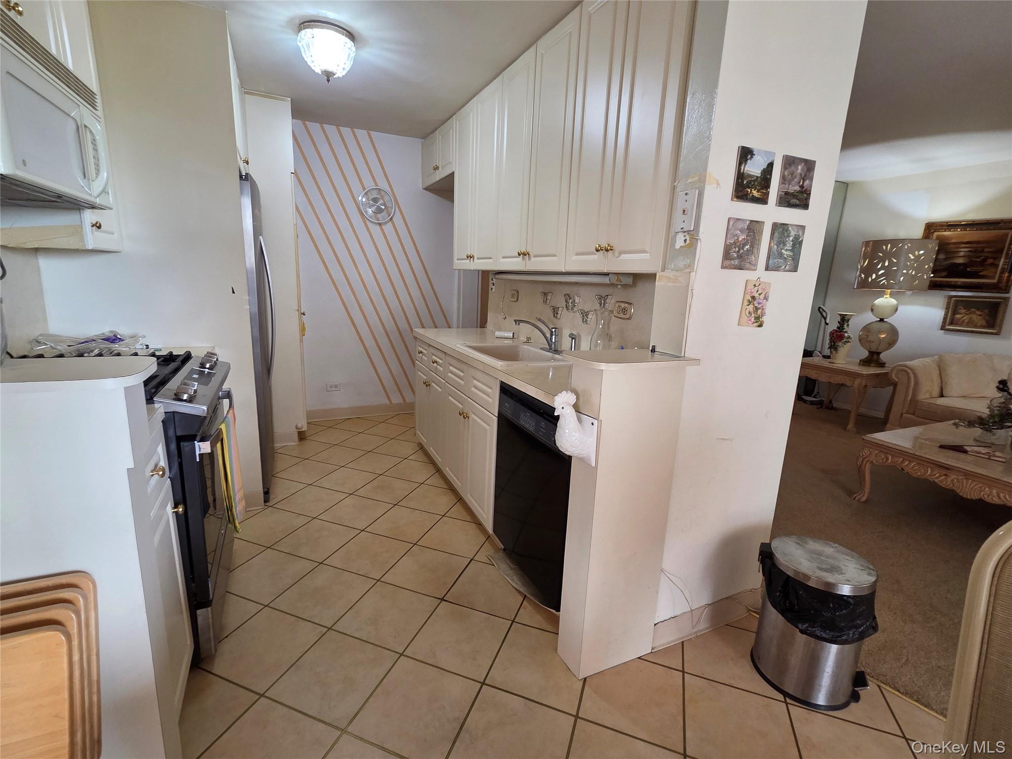 Homes for sale in New York, NY | 18-05 215Th St #5D, New York, NY 11360 | MLS# 1025545